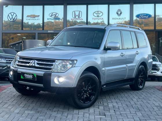 MITSUBISHI PAJERO FULL 3.2 HPE 4X4 16V DIESEL 4P AUTOMÁTICO